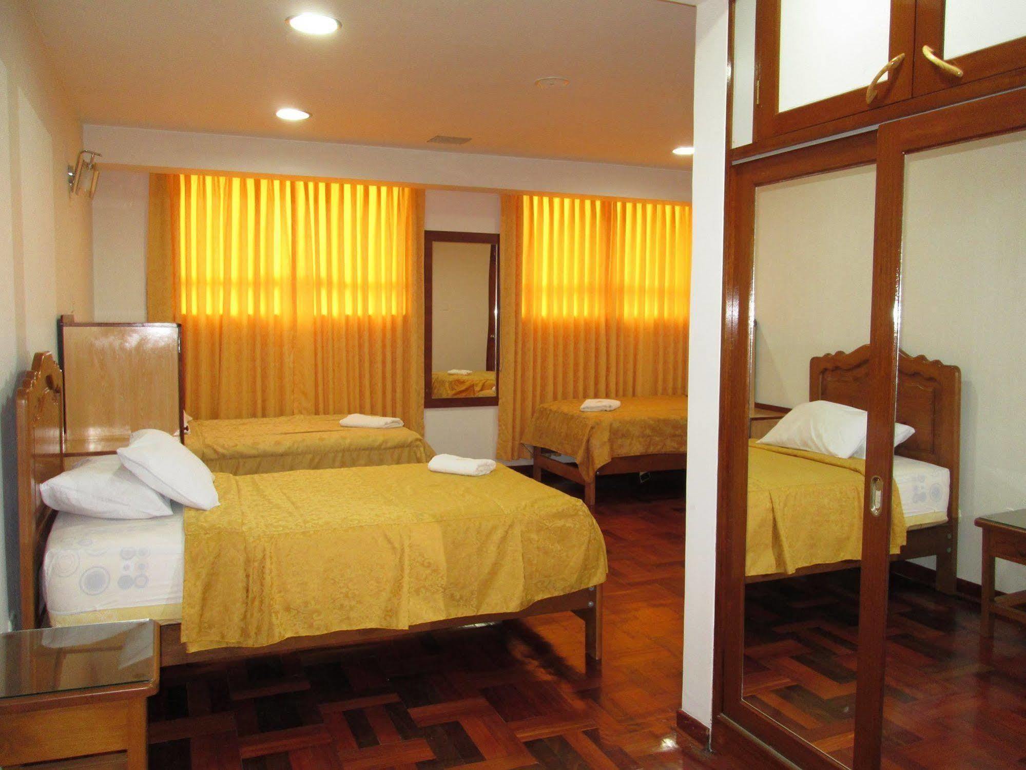 Hotel Panamericano リマ エクステリア 写真