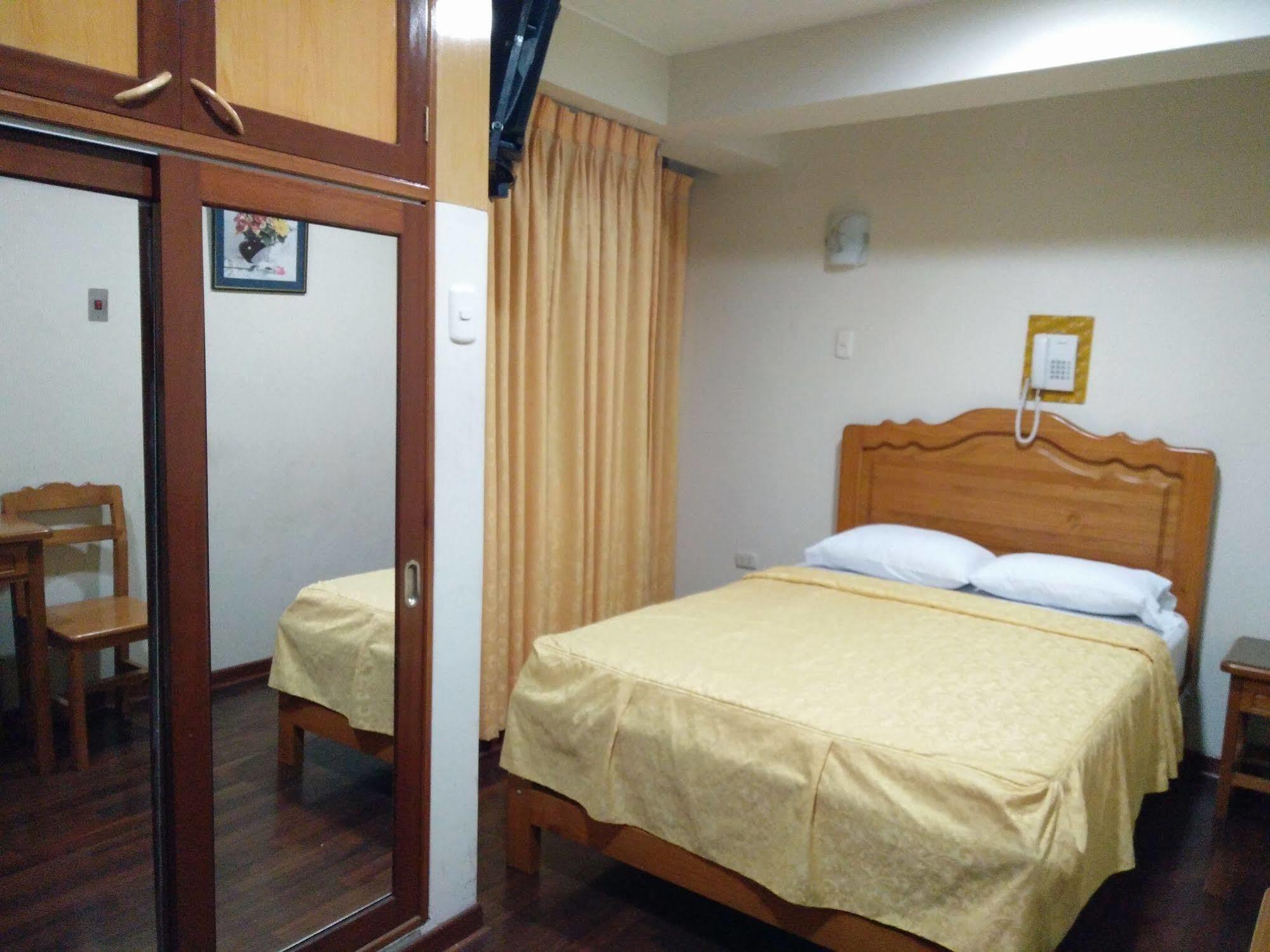 Hotel Panamericano リマ エクステリア 写真