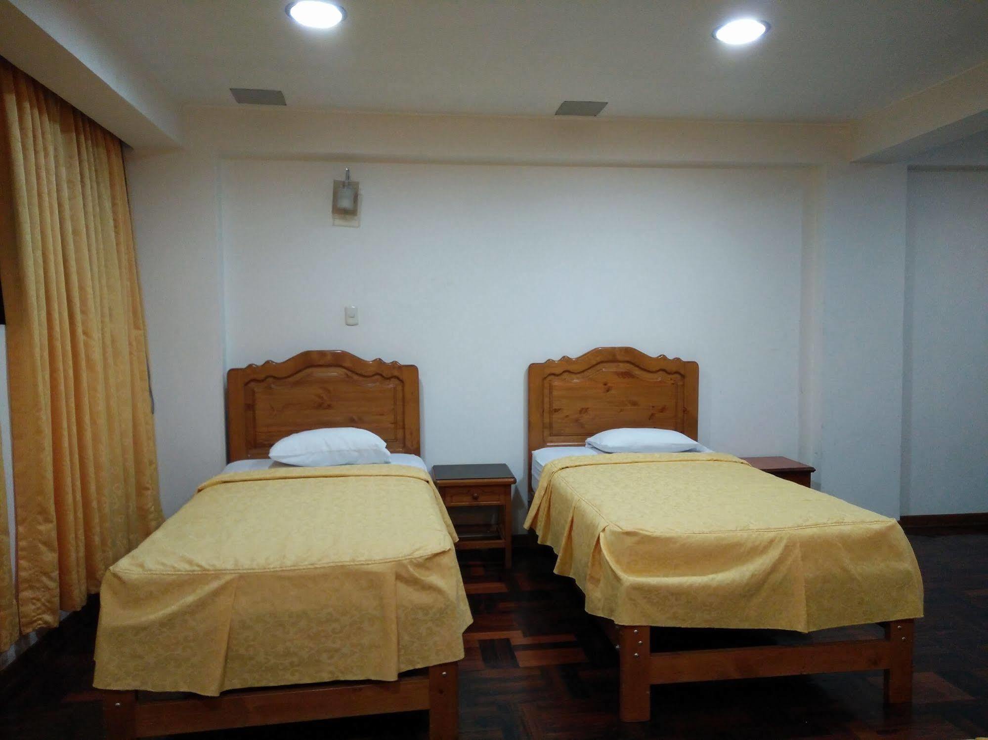 Hotel Panamericano リマ エクステリア 写真
