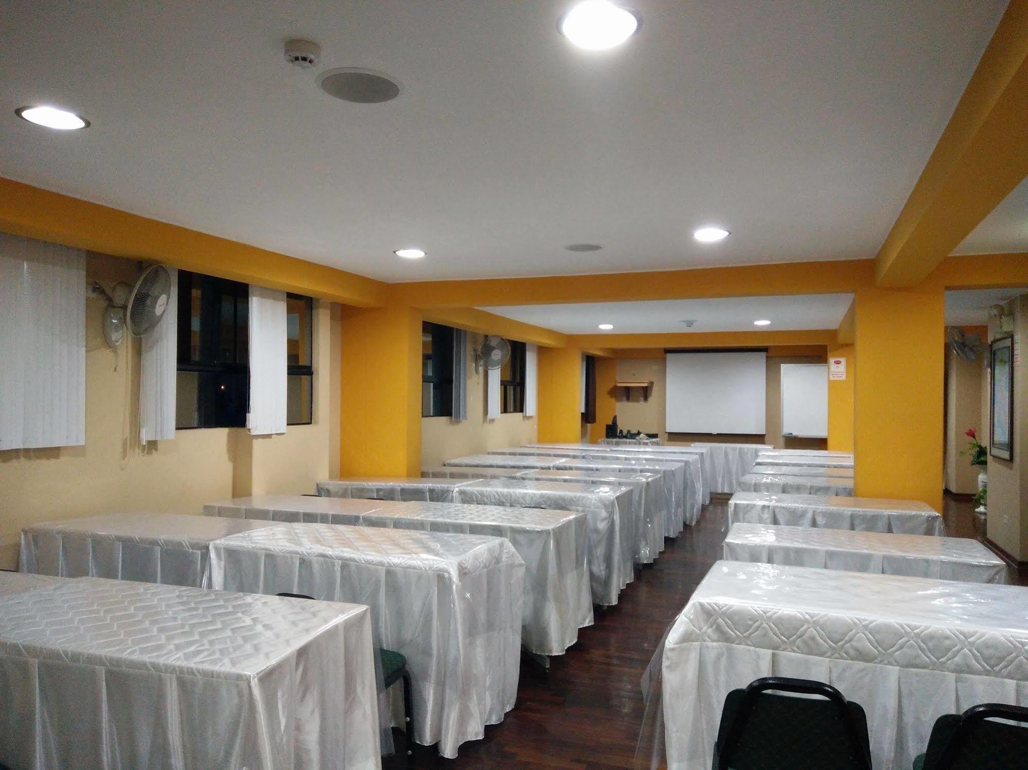 Hotel Panamericano リマ エクステリア 写真