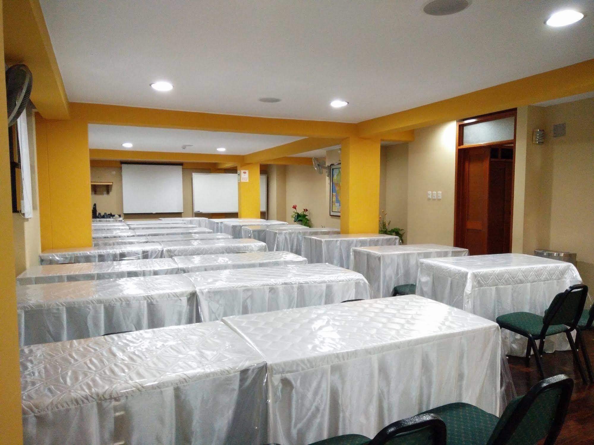 Hotel Panamericano リマ エクステリア 写真